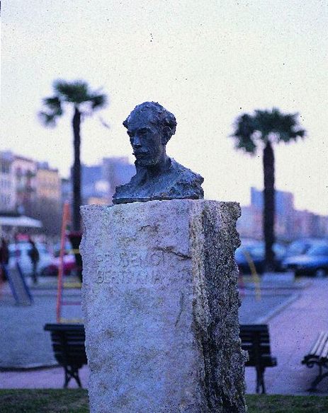 Bust de Prudenci Bertrana (Foto: Jordi S. Carrera)
