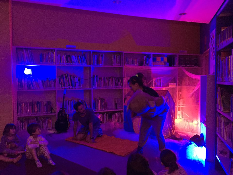 La Minúscula-Contes en pijama