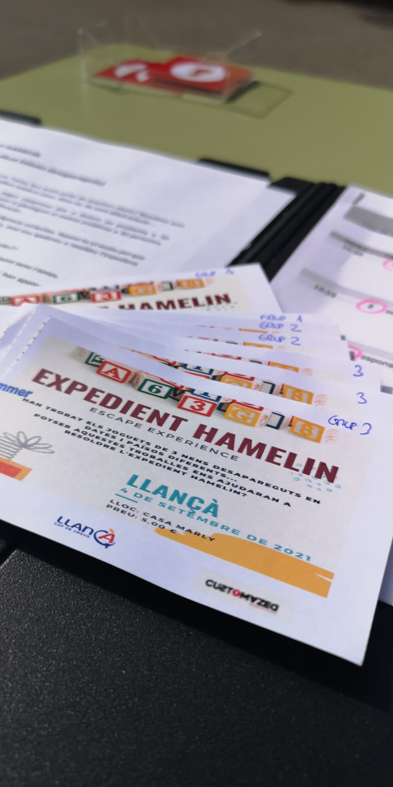Customazed, Escapes & Stories-Expedient Hamelín