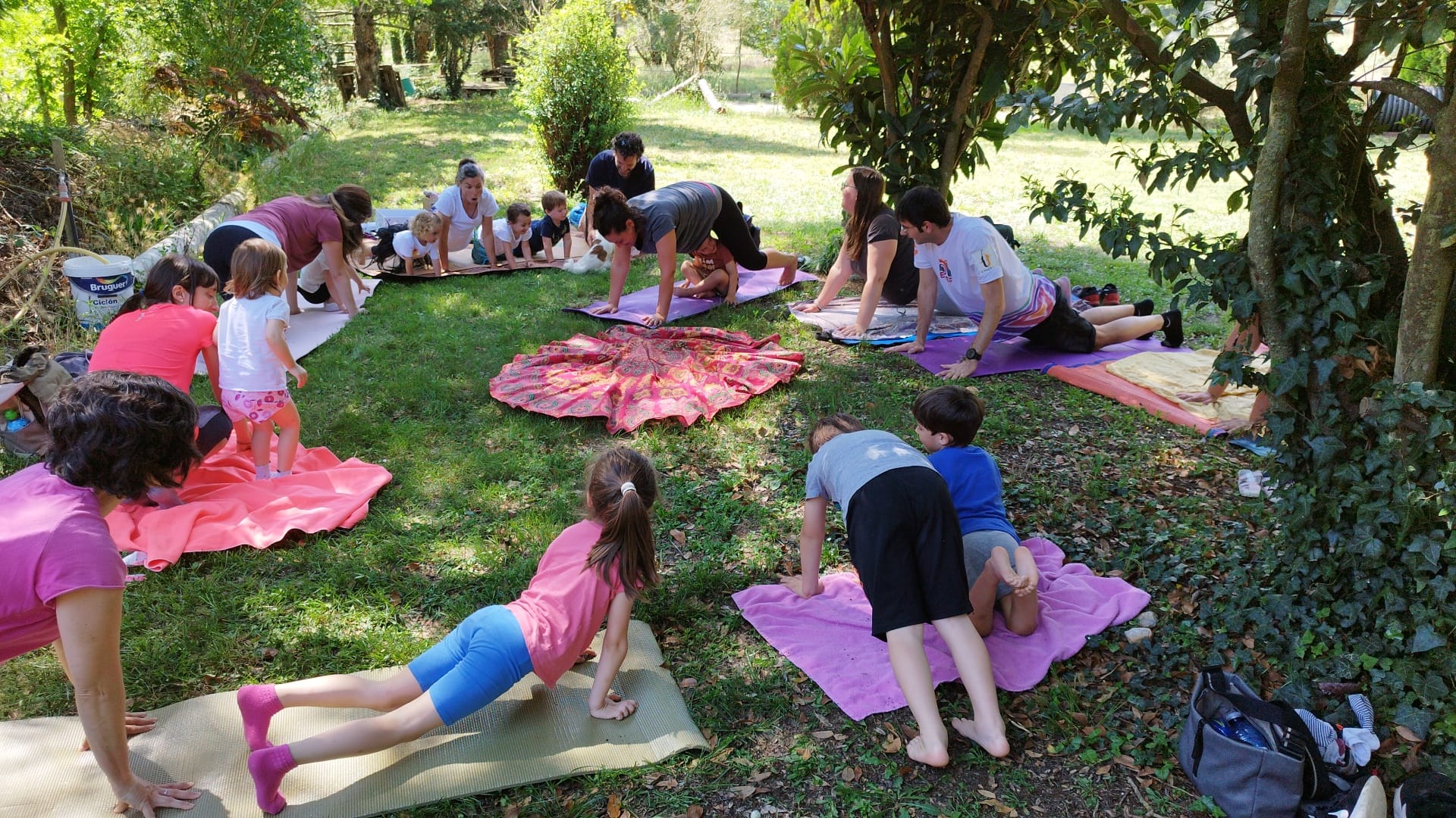 La Tribu Iogui-Ioga en família