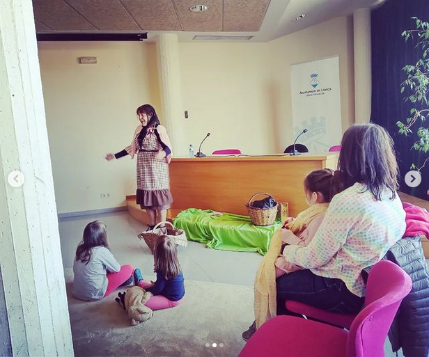 Piruleta Contes / La Quàntica Teatre-La castanyera vol ser rockera