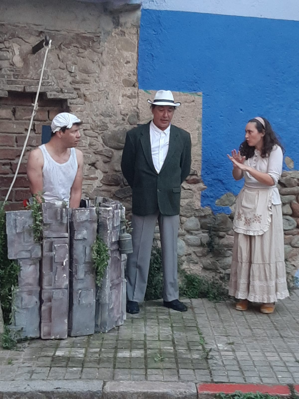 Teatre de Contacte-Visites teatralitzades