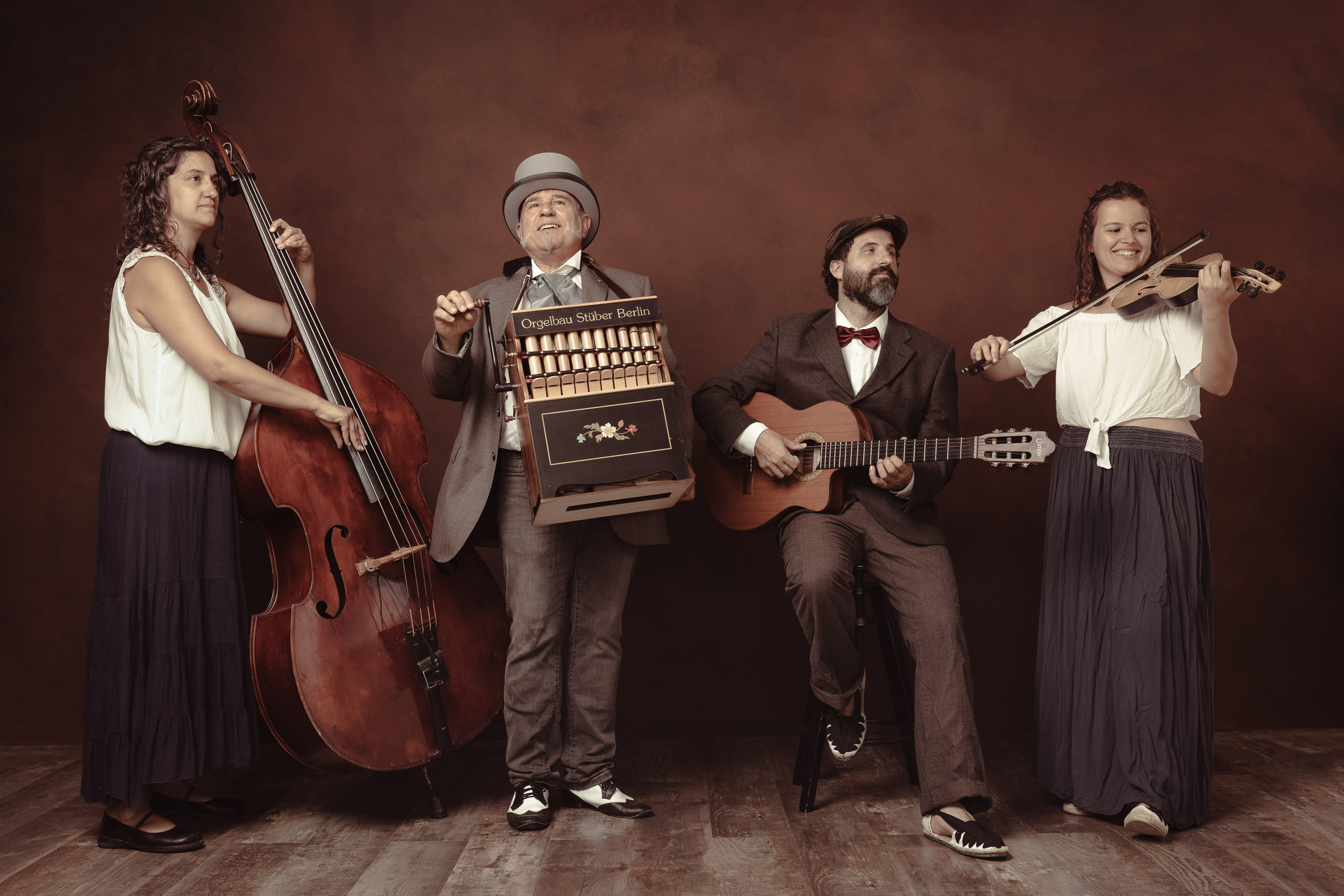 La Puntual Folk-La Puntual Modernista