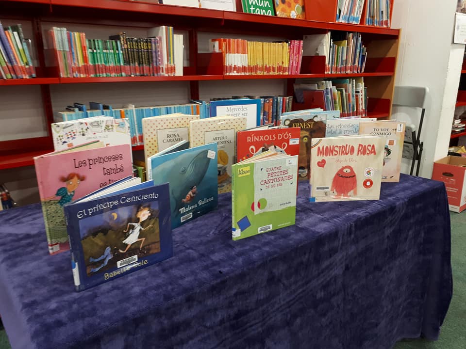 Piruleta Contes / La Quàntica Teatre-Contes per a minifeministes