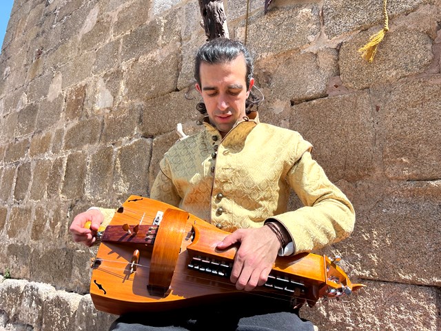 Solucions Escèniques-Sorra, música i llegendes