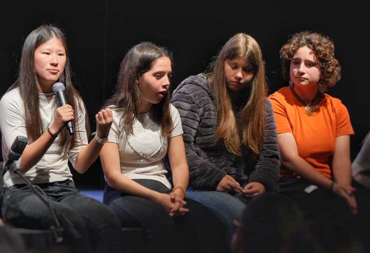 Canvia el conte-Nosaltres també podem volar alt. Noies autistes
