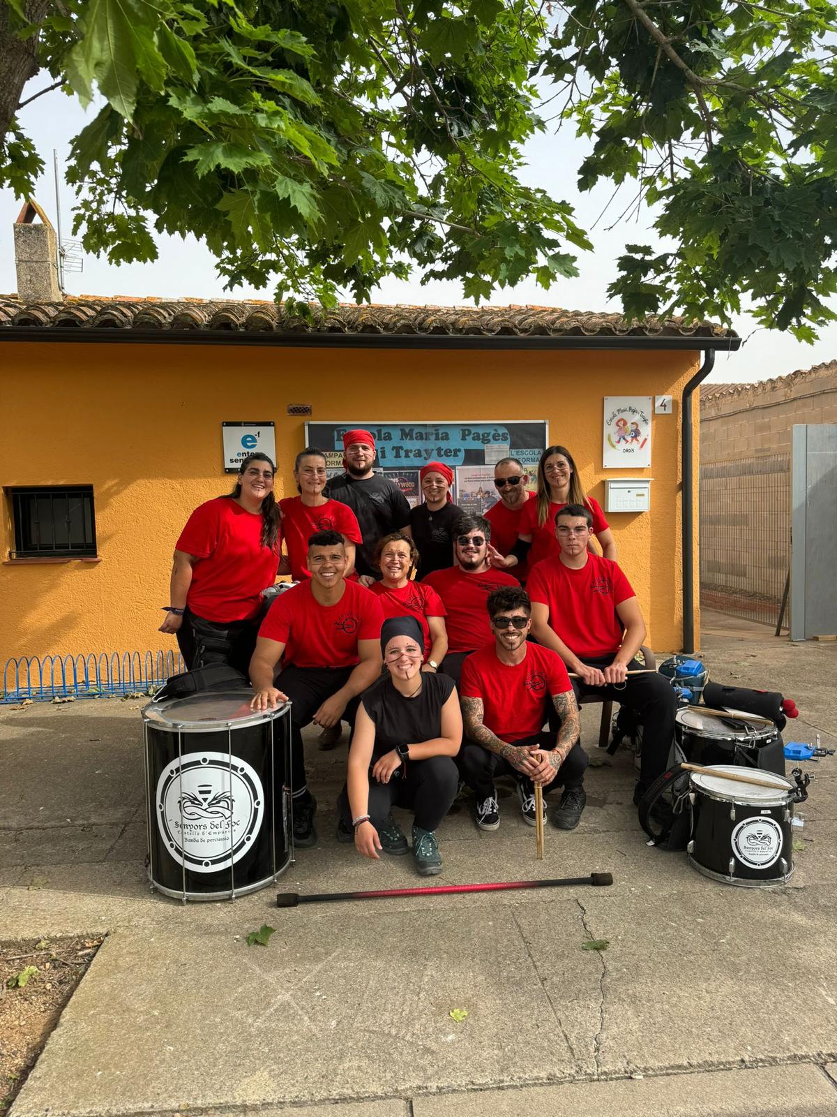 Els Senyors del Foc-Cercavila amb la banda d'Els Senyors del Foc