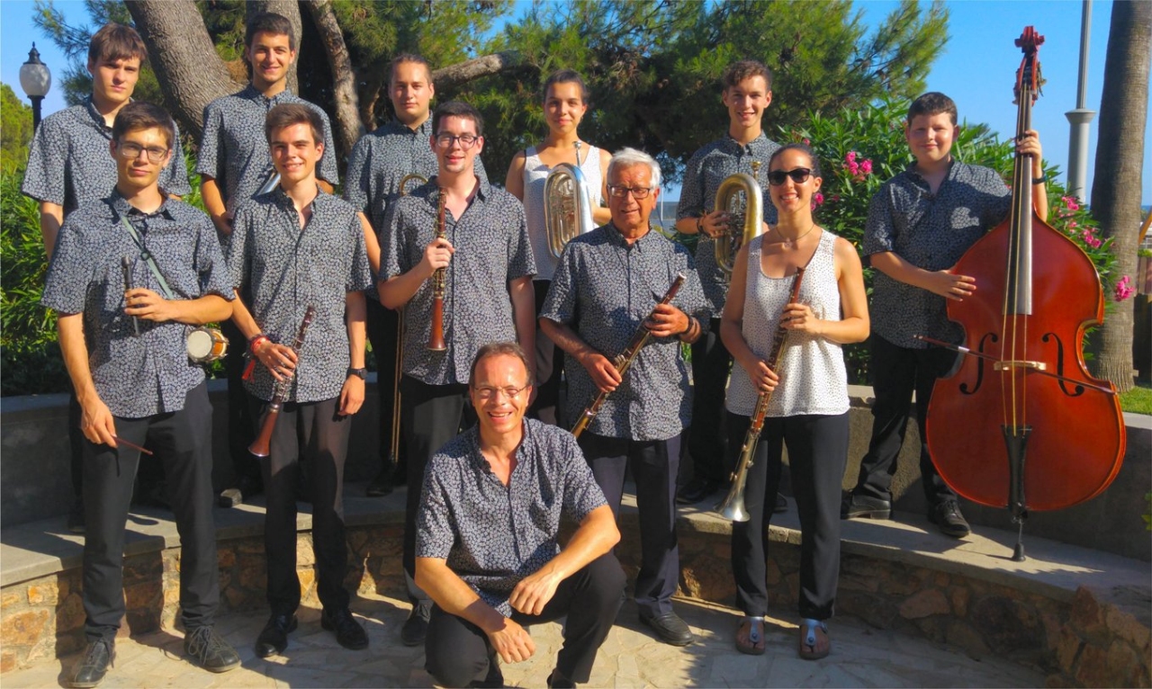 Cobla La Principal de Banyoles-Audicions de sardanes, oficis, cercaviles i balls vuitcentistes