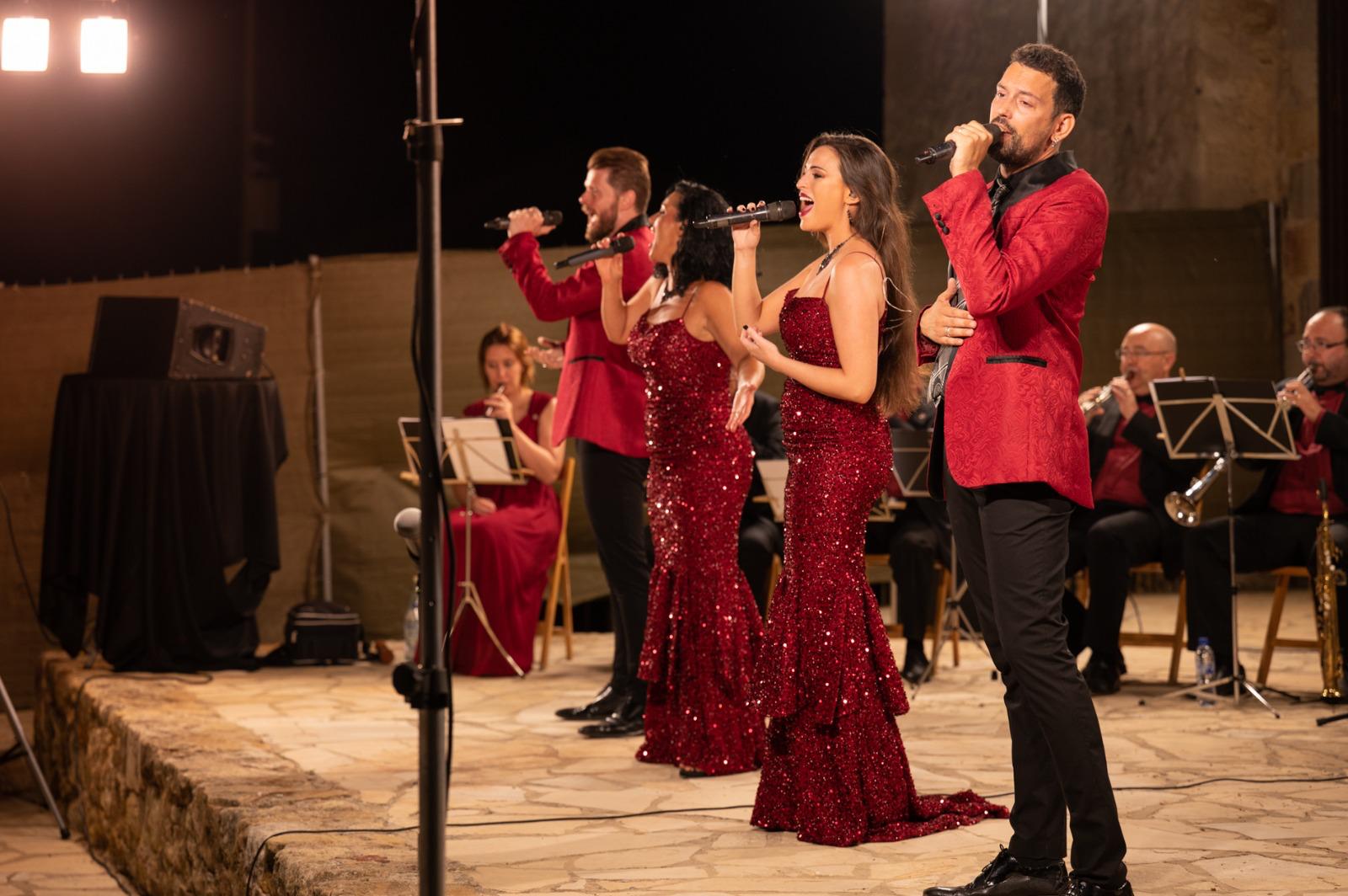 Cobla Selvatana-Sardanes al teatre