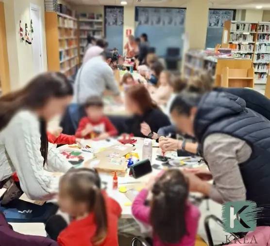 Krea-kreatiu-Celebrem el Nadal! Tallers creatius per viure la màgia nadalenca