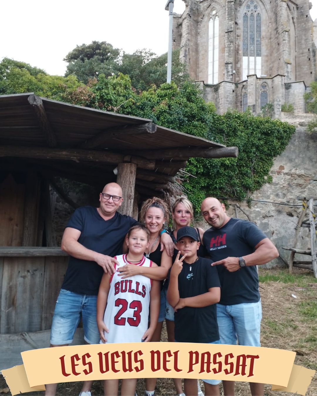 Customazed, Escapes & Stories-Les veus del passat