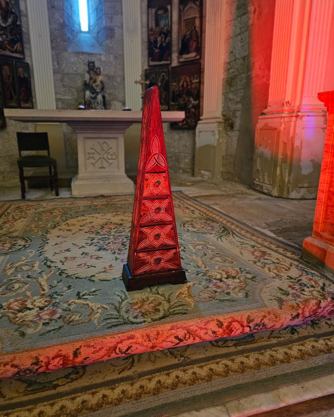 Customazed, Escapes & Stories-Univers Fogol