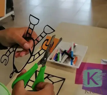 Krea-kreatiu-Taller de vitralls de colors