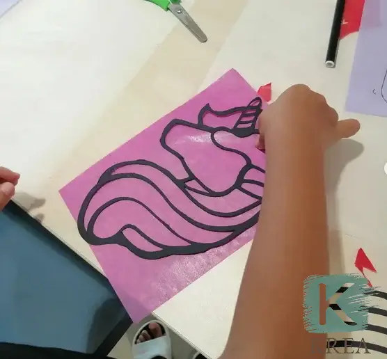 Krea-kreatiu-Taller de vitralls de colors