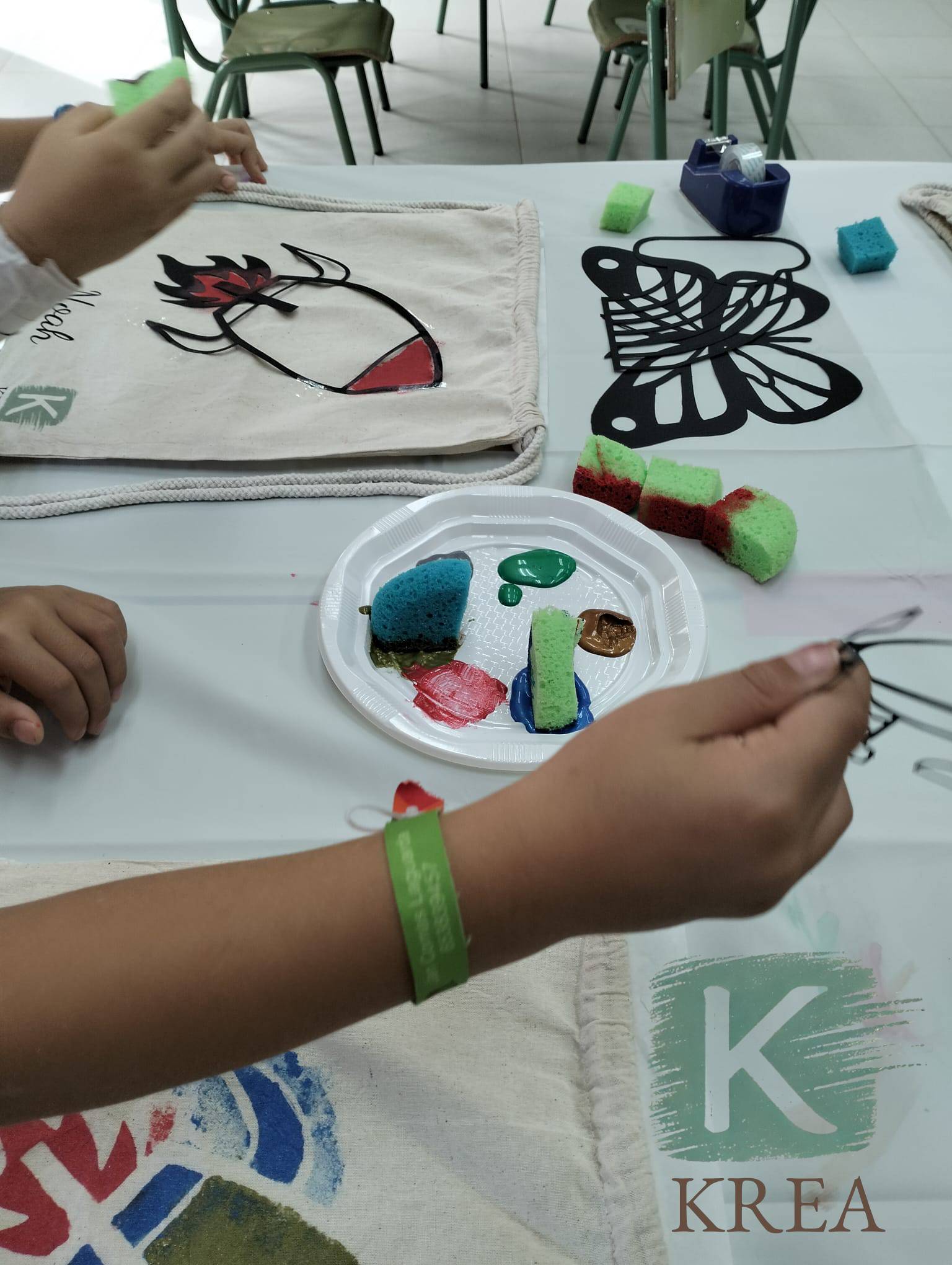 Krea-kreatiu-Taller de pintura sobre roba