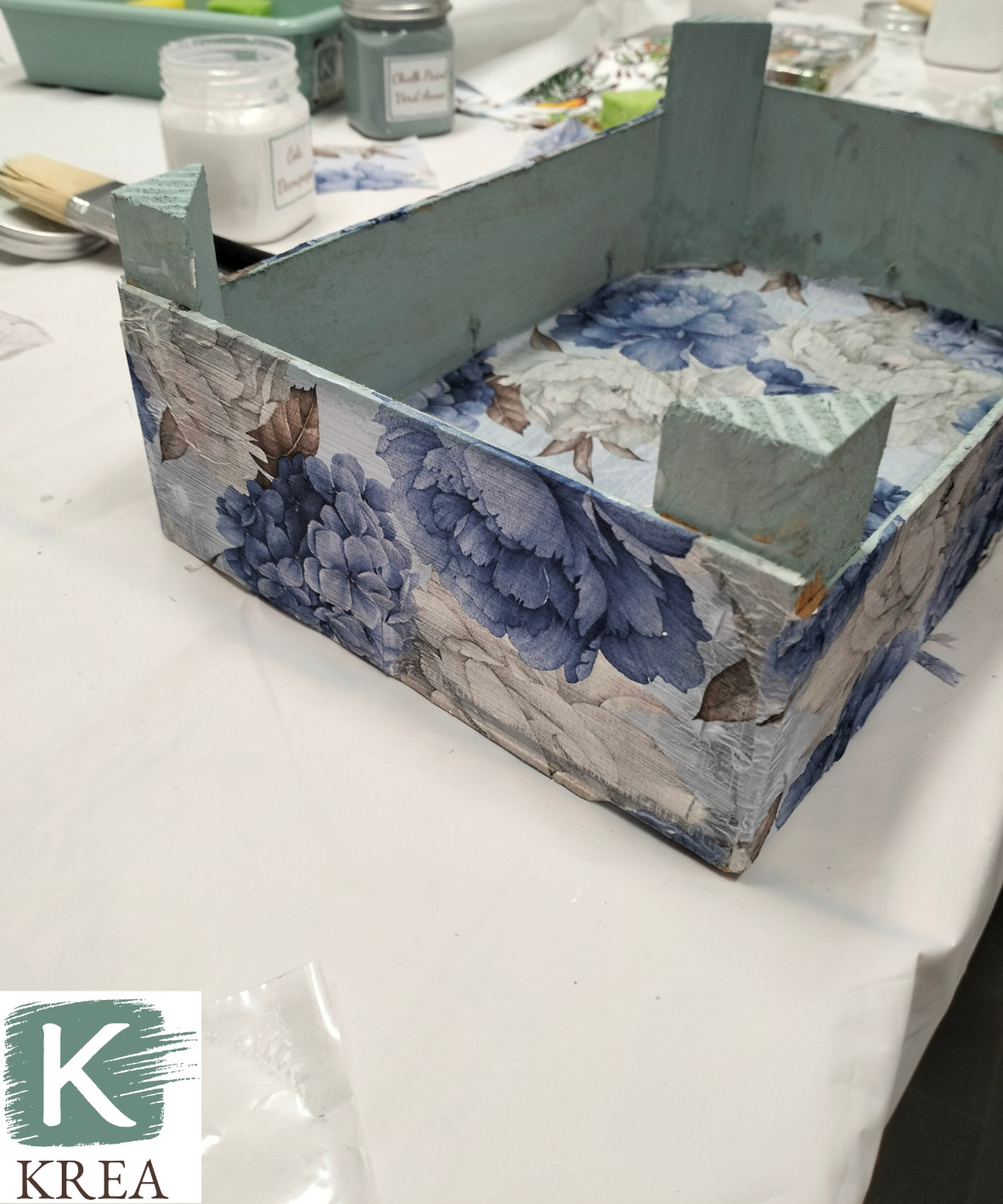 Krea-kreatiu-Taller de découpage de fusta o vidre per a adults