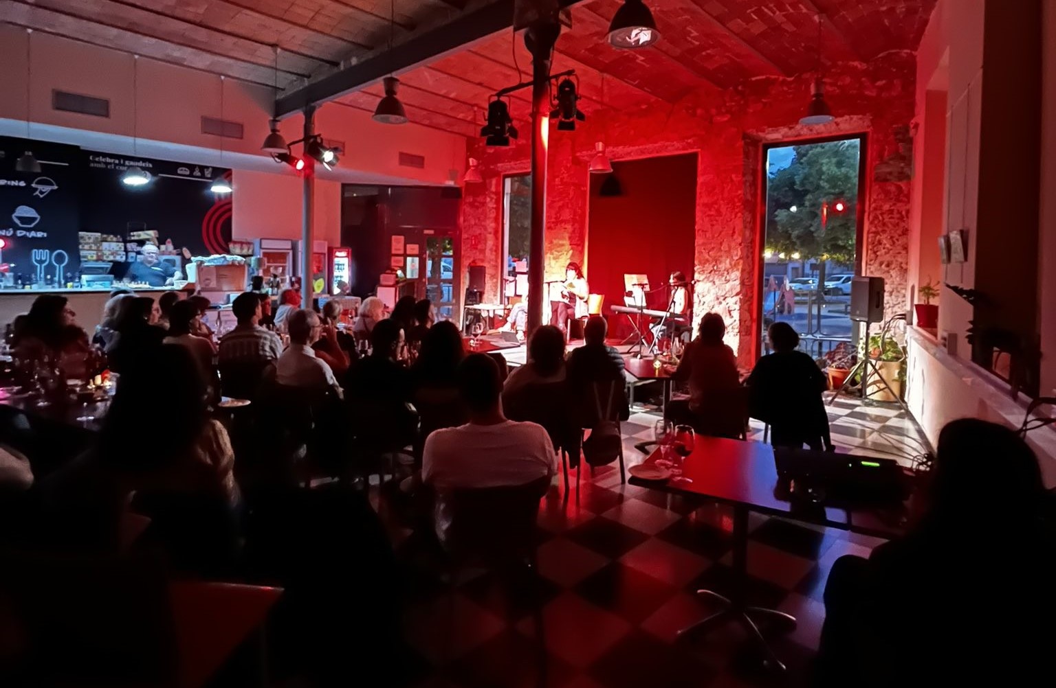 Idil·lis-Vetllada eròtica: lectures que encenen