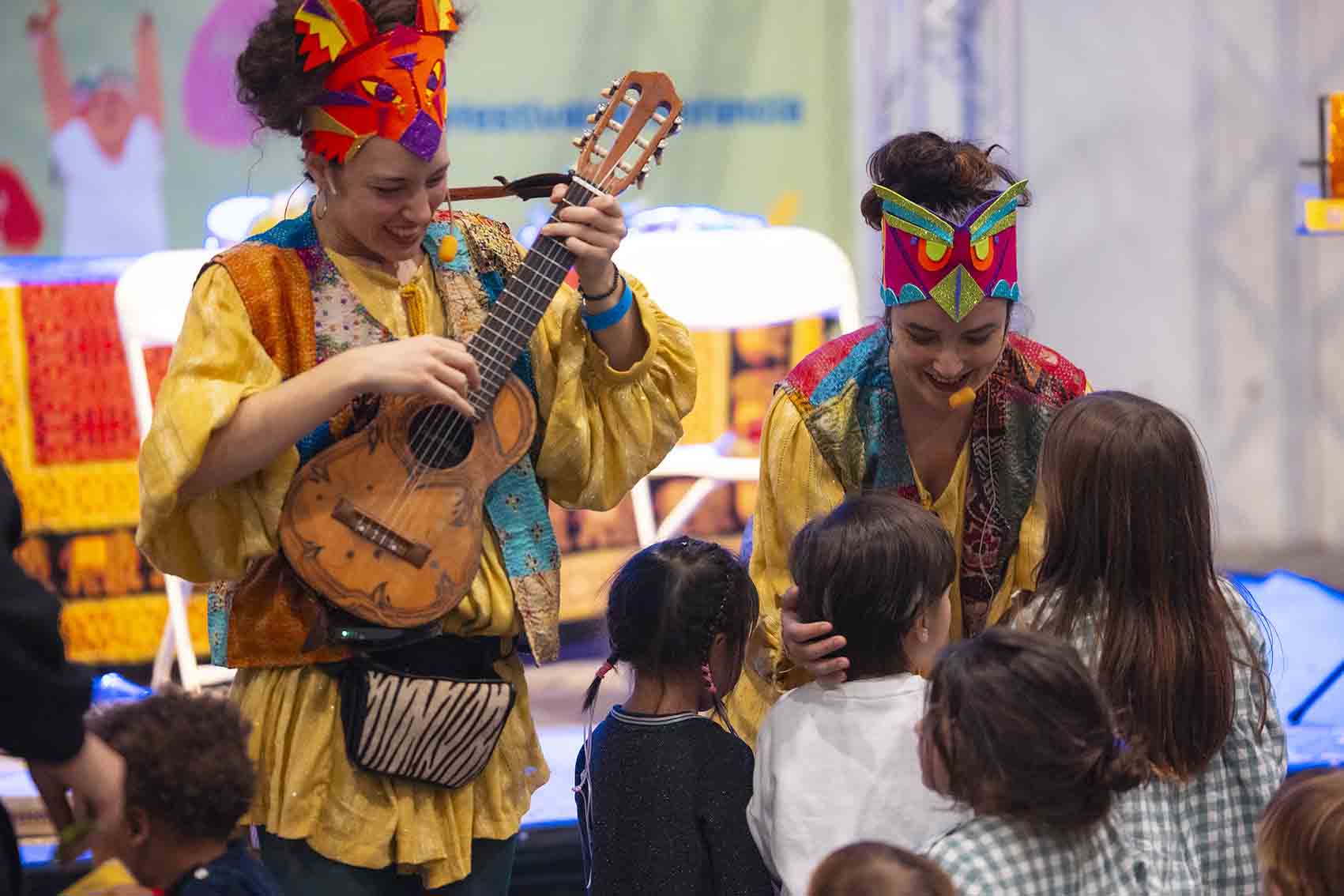Rockin' Moon | Música en Família-La dragona viatgera | Música en família