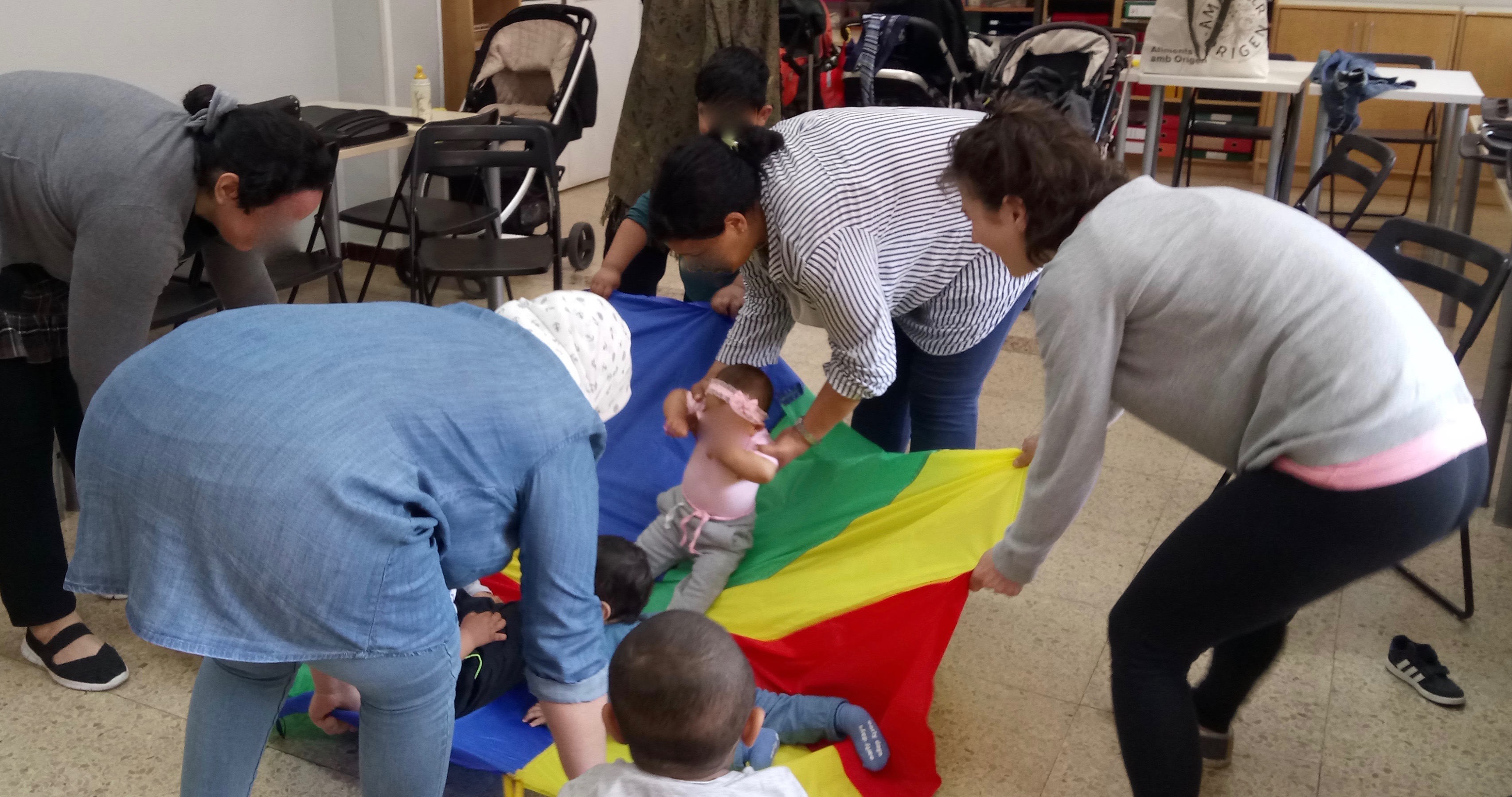 La Formigueta Curiosa-Taller de nadons: vincles 