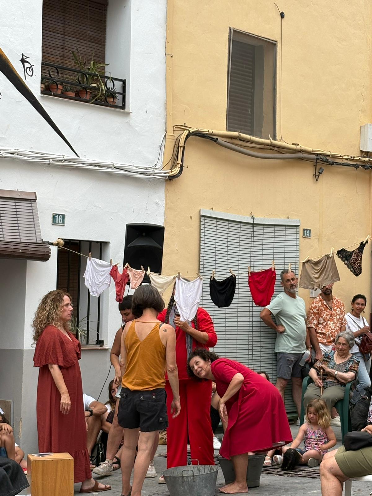 Las Miradas Compartidas-(h)ovo. Retaule d'una dona sense òvuls