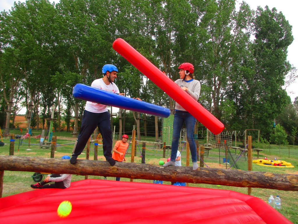 Associació Juvenil Salsa Jove-Gimcana d'humor groc