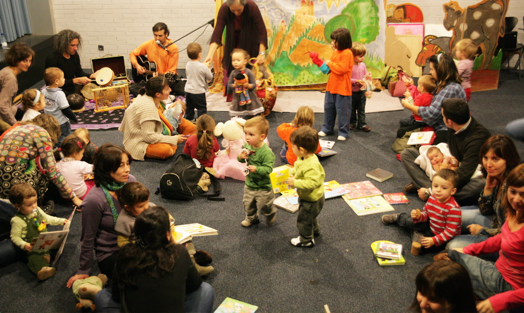 Bel Contes-Conte va, conte ve, la biblioteca mil contes per a tu té!