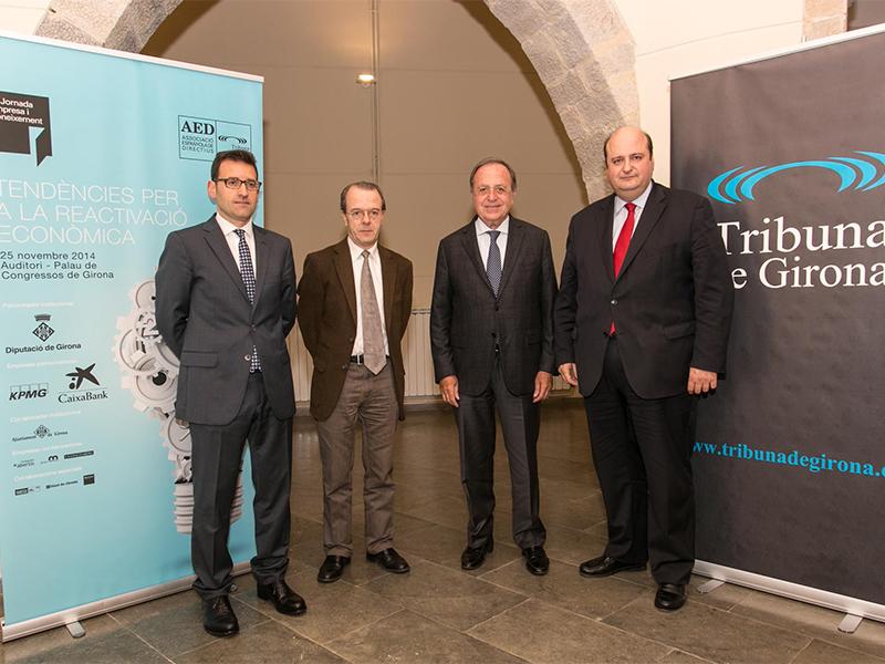 Foto : Foto: (d'esquerra a dreta) Josep Maria Gonz&aacute;lez, director de l'&Agrave;rea de Negoci de Girona ciutat de Caixa