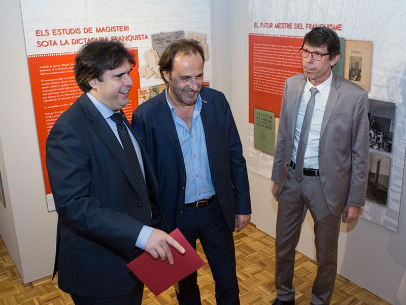 Foto 2: Exposici&oacute; sobre el Centenari de les Escoles Normals de Mestres de Girona a la Casa de Cultura