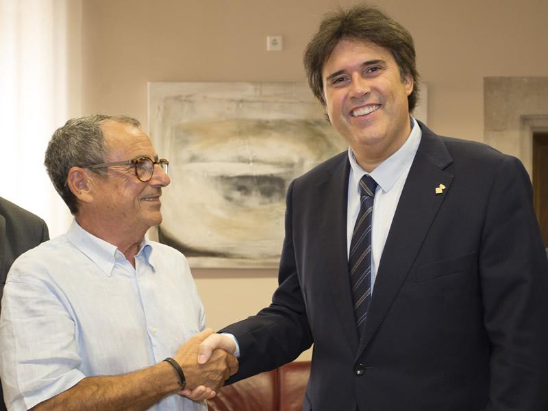 Foto : La Diputaci&oacute; i l'Associaci&oacute; S&egrave;lvans acorden impulsar itineraris saludables en boscos de la demar