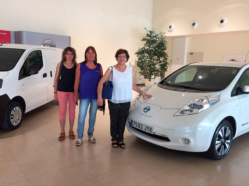 Foto : La Diputació de Girona i Nissan firmen un acord per promocionar el vehicle elèctric