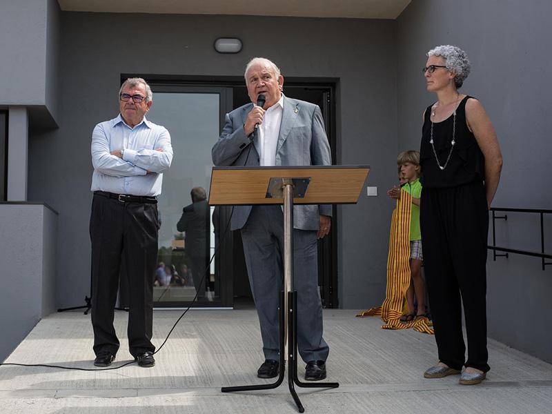 Foto : Inauguració del centre sociocultural de Garrigàs