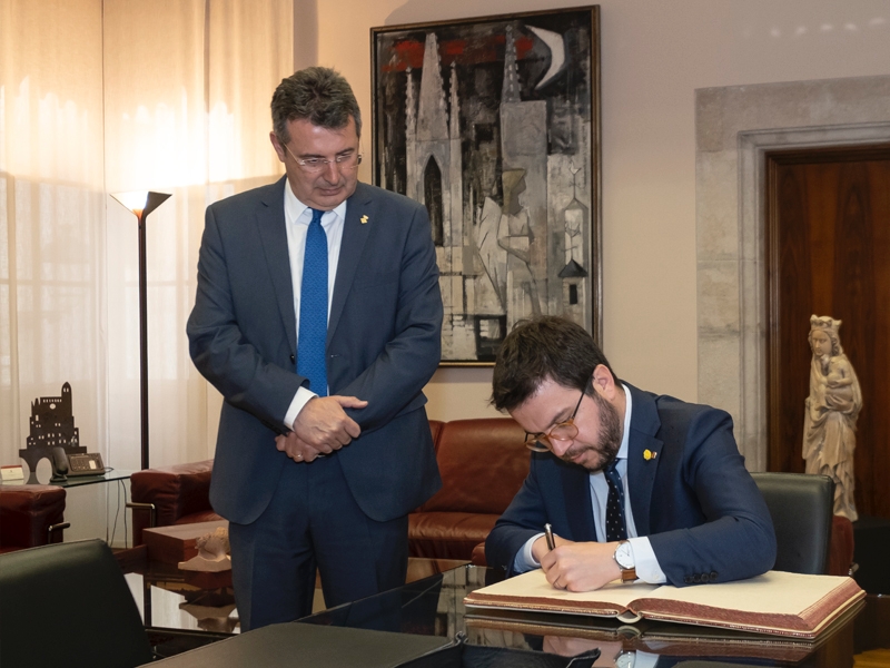 Foto 2: El vicepresident del govern de la Generalitat fa una visita institucional a la Diputació de Girona