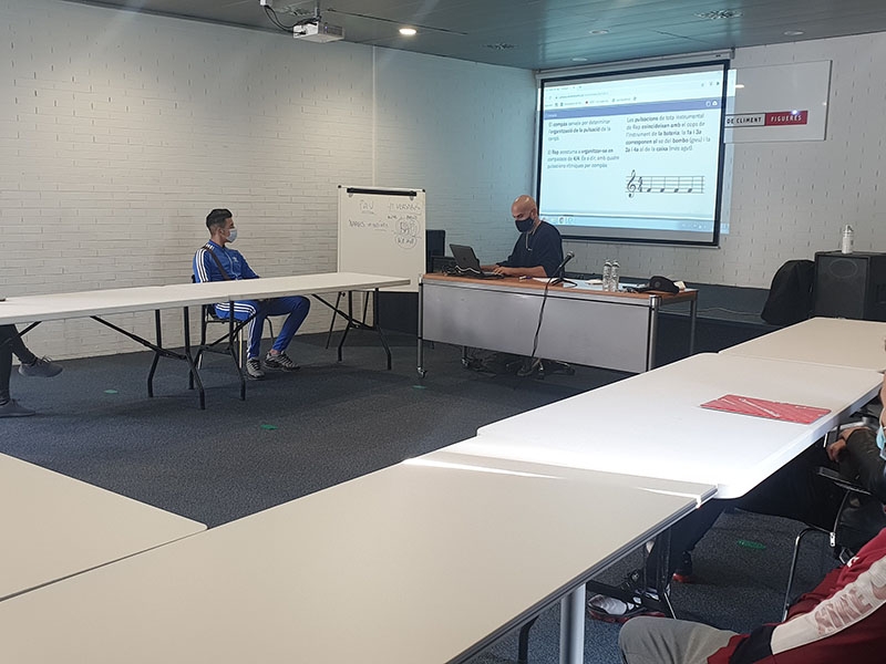 Foto : S'engega un projecte pilot per fomentar l'ús de les biblioteques per part dels menors tutelats