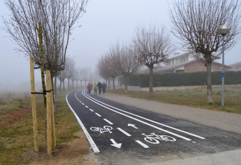 Foto 5: Enllestida la xarxa ciclista que connecta els nuclis de la Vall d'en Bas amb nous trams de via verda
