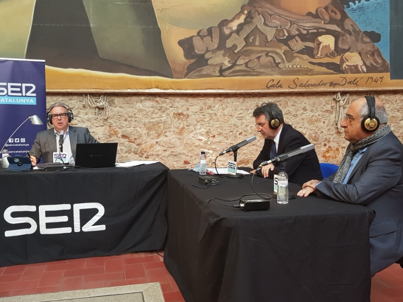 Foto 3: El president de la Diputació intervé en el programa especial de SER Catalunya des del Teatre-Museu Dalí
