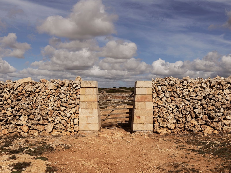 Foto 1 : Un reportatge fotogràfic sobre la pedra seca a Menorca guanya la XX convocatòria del Premi Joves Fotògraf(e)s de Cata