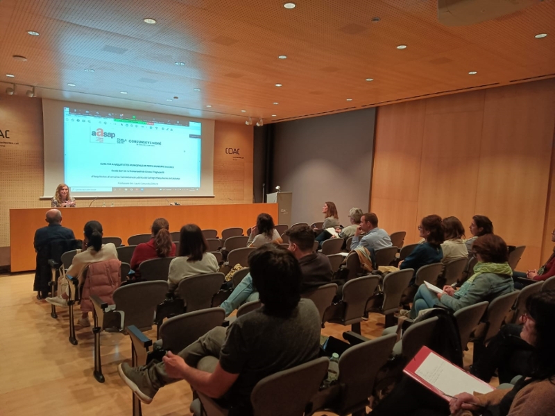 Foto : La Diputació i el COAC de Girona promouen la formació entre els arquitectes i els tècnics municipals de la demarcació