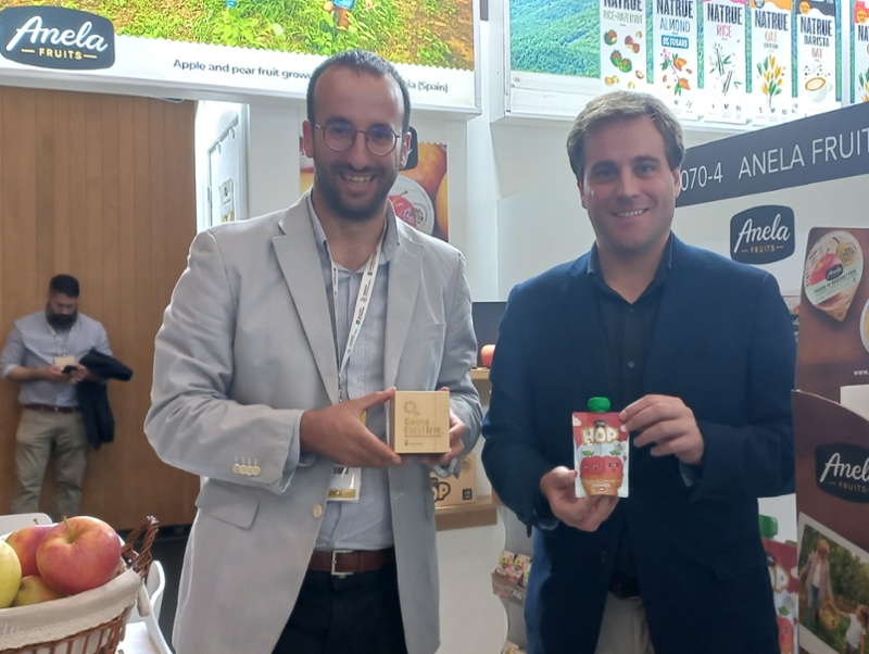 Foto 1: El diputat responsable del segell Girona Excel·lent, Jordi Camps, visita la fira agroalimentària SIAL de París
