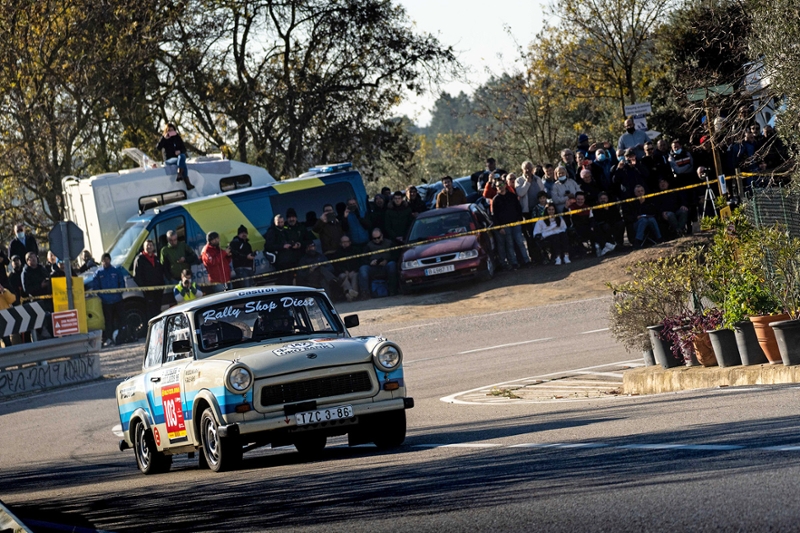 Foto 4: Un vehicle en competició durant una edició anterior del Ral·li.