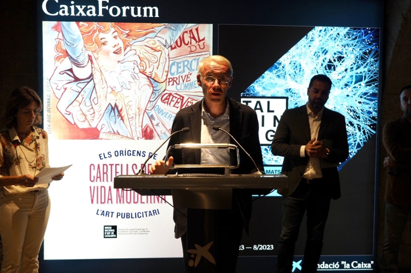 Foto 2: El vicepresident Albert Piñeira, en la inauguració de l'exposició «Cartells de la vida moderna. Els orígens de l'art 