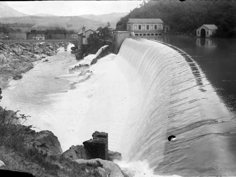 Foto : FARGNOLI, Valentí. Presa de la central hidroelèctrica de