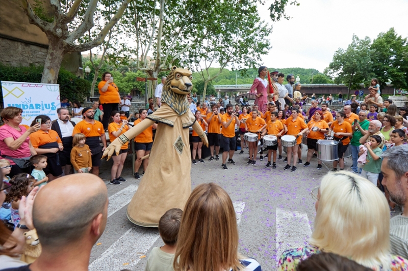 Foto 3 : El festival Undàrius omple Girona de cultura popular i tradicional, amb la música en viu com a protagonista principal