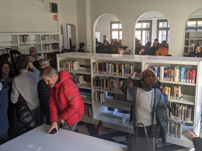 Foto 3: Inaugurada la nova seu de la Biblioteca Municipal Josep Picola de Sant Joan de les Abadesses
