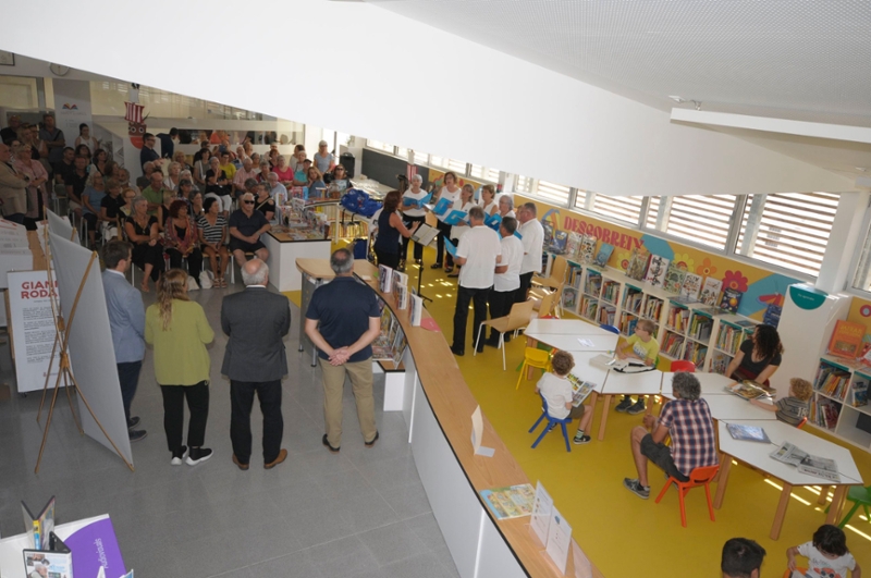 Foto 3: Inauguració institucional de la nova biblioteca Mar de Llibres a l'Estartit
