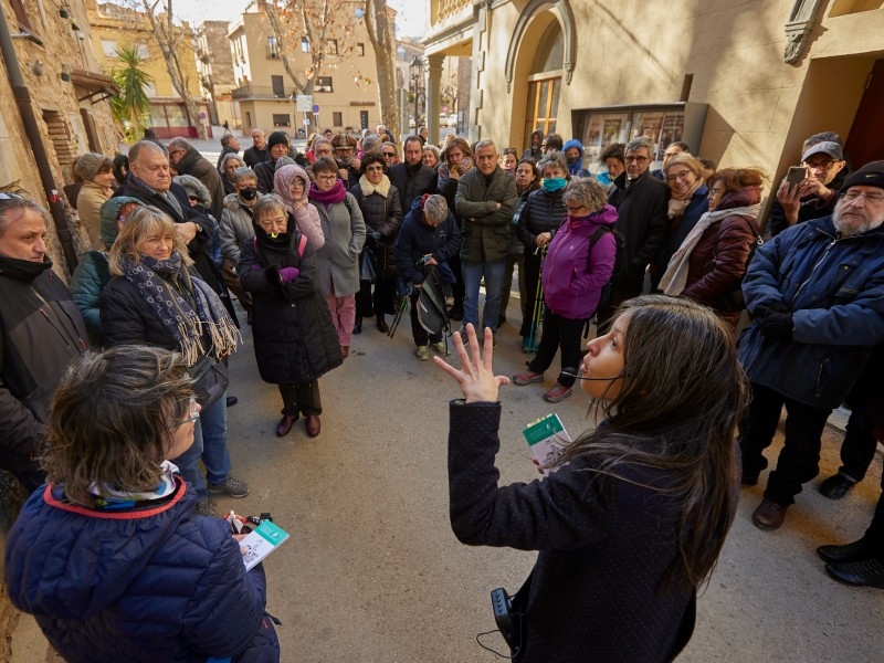 Foto 4: L'exposició «Itineraris literaris» s'inaugura a Lladó coincidint amb la presentació del darrer volum de la col·lecció