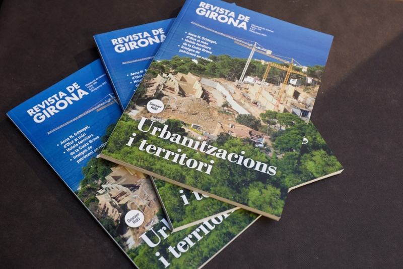 Foto 5: Nou número de la Revista de Girona, que inclou el dossier «Urbanitzacions i territori»

