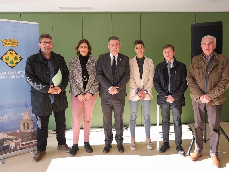 Foto 3: El president, Miquel Noguer, inaugura el nou Centre Integral de Serveis per a la gent gran a Maçanet de la Selva
