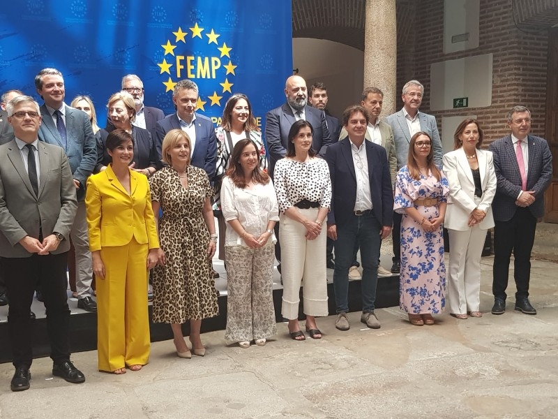 Foto : El president, Miquel Noguer, assisteix a la reunió entre la FEMP i la ministra d'Habitatge i Agenda Urbana, Isabel Ro