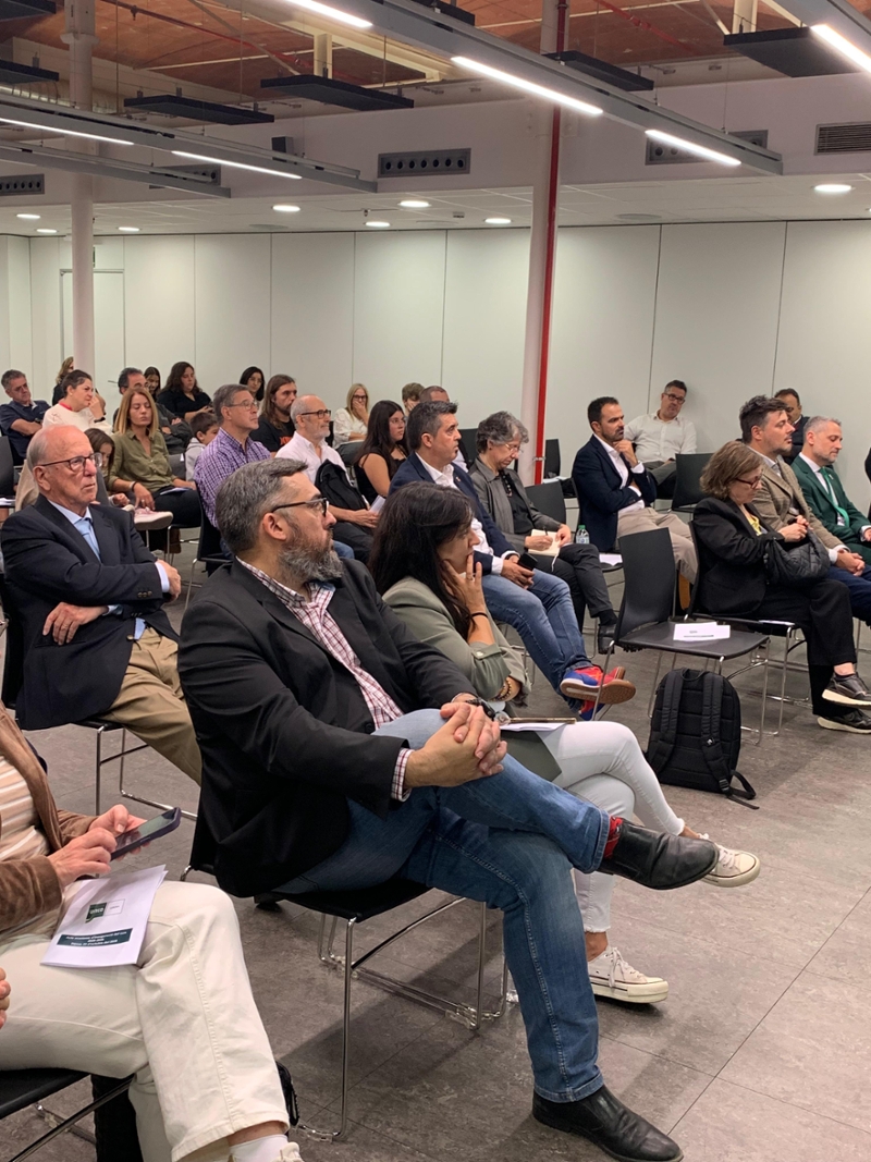 Foto 2 : La UNED Girona inaugura el curs del 50è aniversari amb 1.700 alumnes inscrits