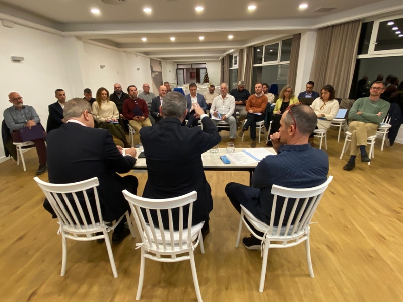 Foto 3: Trobada del president de la Diputació de Girona, Miquel Noguer, amb el Ple de la Cambra de Comerç de Palamós
